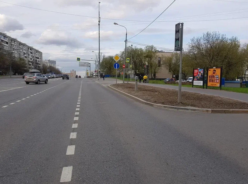 Фотография рекламного носителя, тип: Афиша 1.75x1.8, адрес: Севастопольский пр-т., д.13, корп.1, стенд 1, Москва, Россия. Сторона A №866038