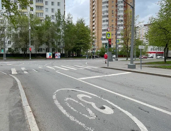 Фотография рекламного носителя, тип: Афиша 1.75x1.8, адрес: Бескудниковский б-р., д.28, стенд 1, Москва, Россия. Сторона A №863908