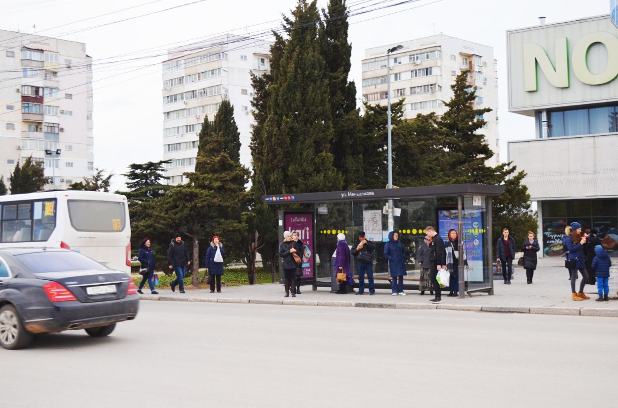 Фотография рекламного носителя, тип: Остановка 1.8x1.2, адрес: Вакуленчука ул., ост. Меньшикова ул., Севастополь, Россия. Сторона A6-А10 №721495