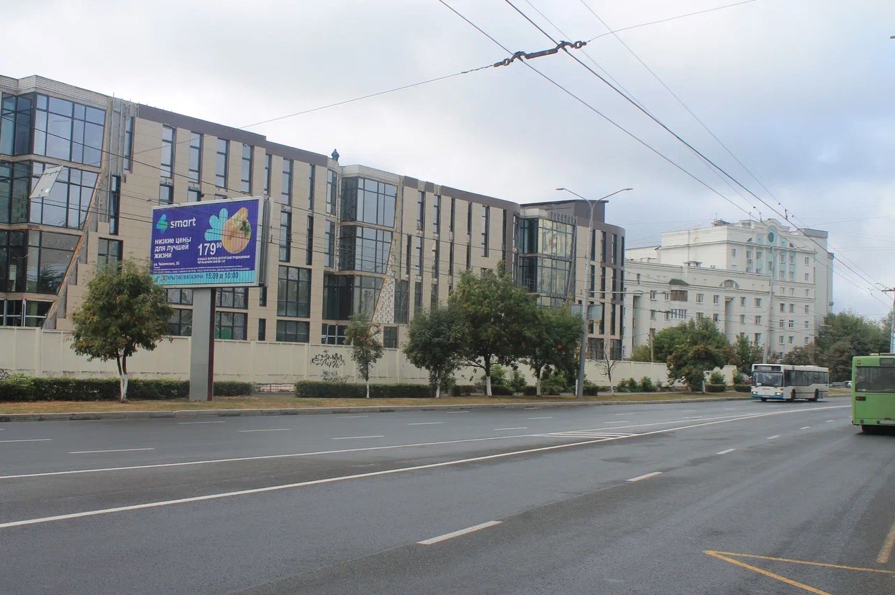 Фотография рекламного носителя, тип: Билборд 3x6, адрес: Мира ул., д.23, Владимир, Владимирская область, Россия. Сторона B1-В3 №1013271