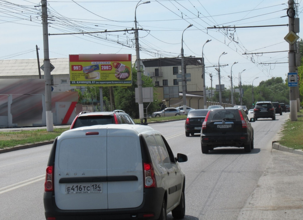 Фотография рекламного носителя, тип: Билборд 3x6, адрес: Московская ул. д.2 Х Новоустюжинский пер., Волгоград, Волгоградская область, Россия. Сторона Б №111302