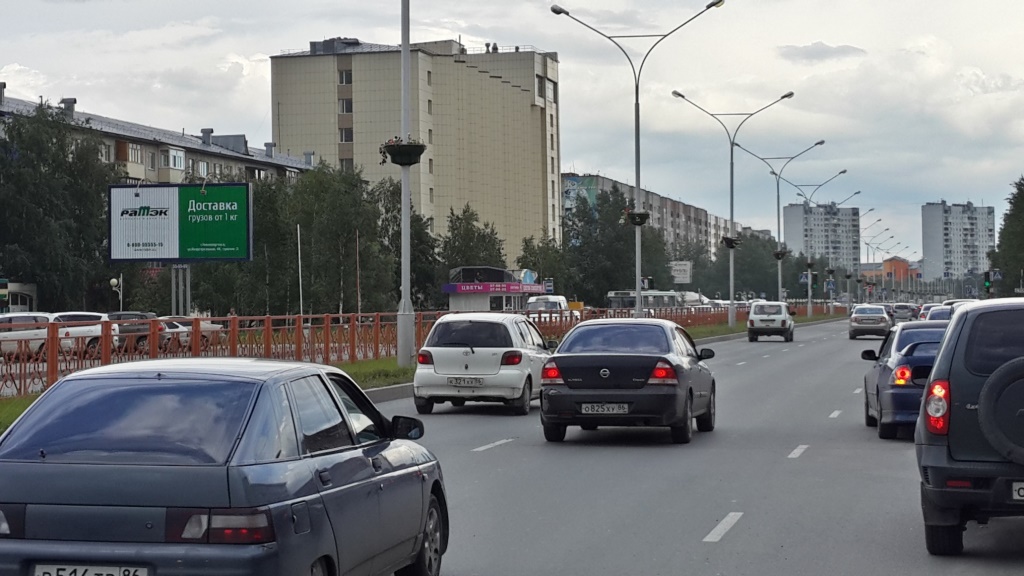 Фотография рекламного носителя, тип: Билборд 3x6, адрес: Ленина ул., д.1, поз.1, Нижневартовск, Ханты-Мансийский автономный округ – Югра, Россия. Сторона Б1-Б3 №1068766