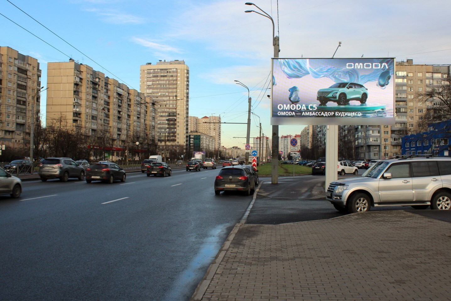 Фотография рекламного носителя, тип: Билборд 3x6, адрес: Индустриальный пр-т., д.7 X Хасанская ул., Санкт-Петербург, Россия. Сторона А1 №119091