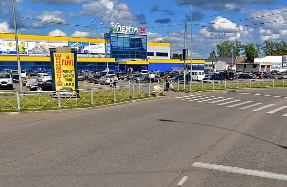 Фотография рекламного носителя, тип: Пиллар 3x1.4, адрес: Б.С-Петербургская ул., д.56, Великий Новгород, Новгородская область, Россия. Сторона B №874586