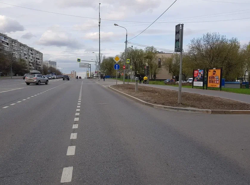 Фотография рекламного носителя, тип: Афиша 1.75x1.8, адрес: Севастопольский пр-т., д.13, корп.1, стенд 2, Москва, Россия. Сторона A №887357