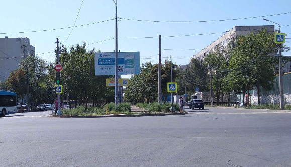 Фотография рекламного носителя, тип: Билборд 3x6, адрес: 60 лет СССР ул., д.12 Х Урицкого ул., Мариуполь, Донецкая область, Россия. Сторона А №1336672