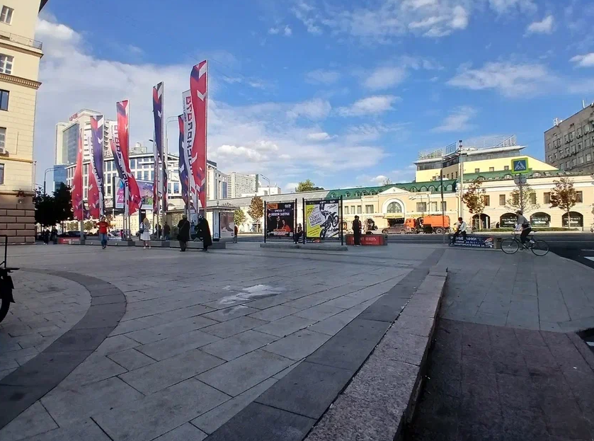 Фотография рекламного носителя, тип: Афиша 1.75x1.8, адрес: 2-й Николощеповский пер., д.4, стенд 2, Москва, Россия. Сторона B №961367