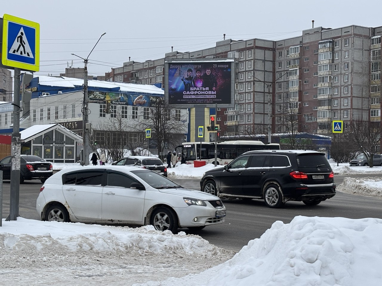 Фотография рекламного носителя, тип: Видеоэкран, адрес: Октябрьский пр-т., д.38, Череповец, Вологодская область, Россия. Сторона A1-A10 №855241