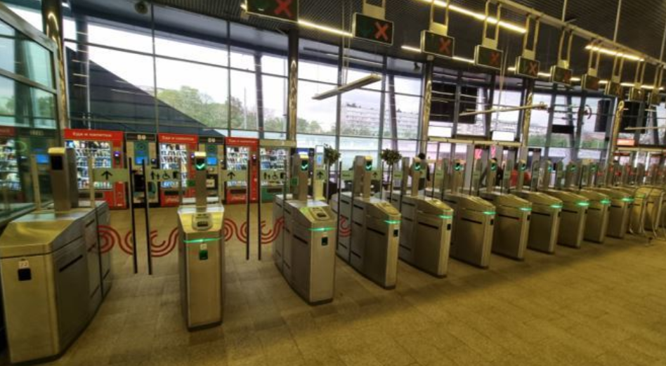 Фотография рекламного носителя, тип: Другой индор-формат, адрес: Станция метро «Лужники», линия Московское Центральное Кольцо, Москва, Россия. Сторона/вариант А №1326704