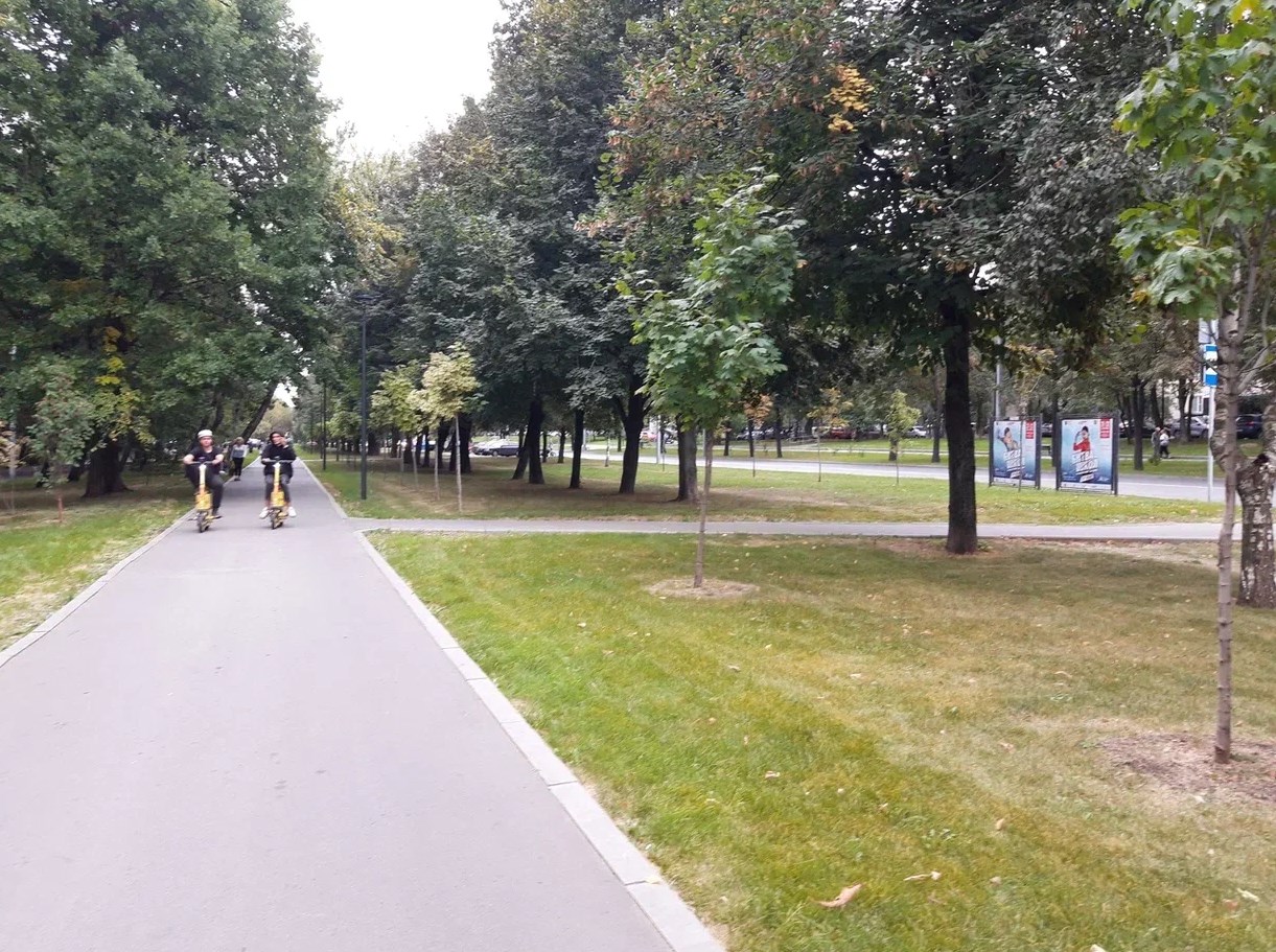 Фотография рекламного носителя, тип: Афиша 1.75x1.8, адрес: Шипиловская ул., д.37, корп.1, стенд 2, Москва, Россия. Сторона B №883901