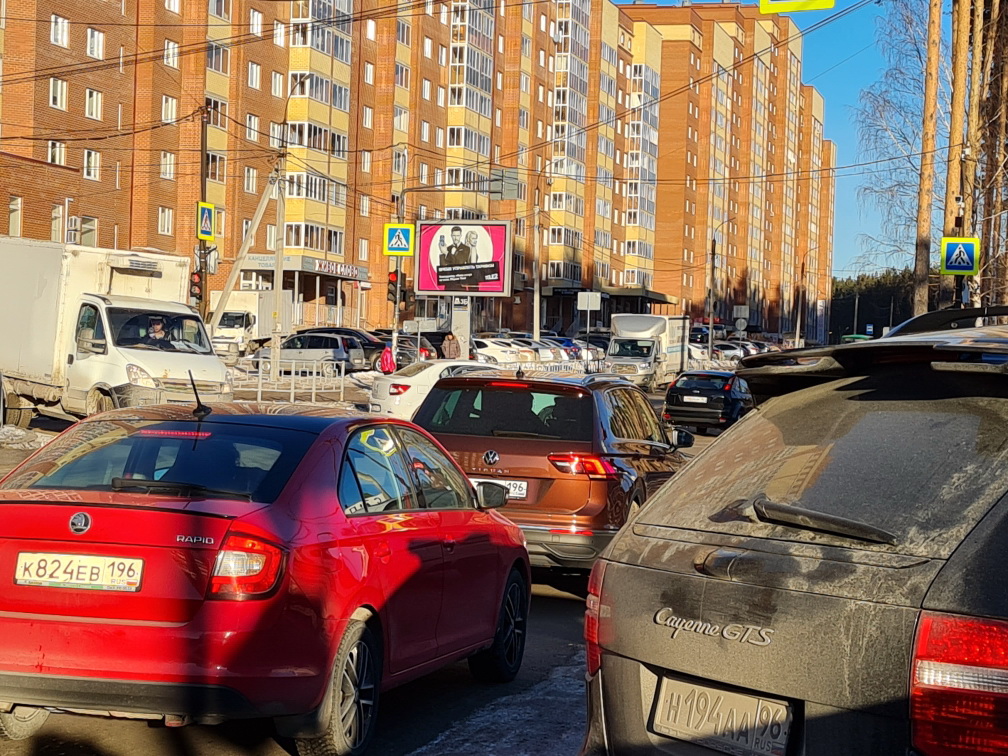 Фотография рекламного носителя, тип: Ситиборд 2.7x3.7, адрес: Спортивная ул. Х Гагарина ул., Березовский, Свердловская область, Россия. Сторона Б1-Б5 №1328465