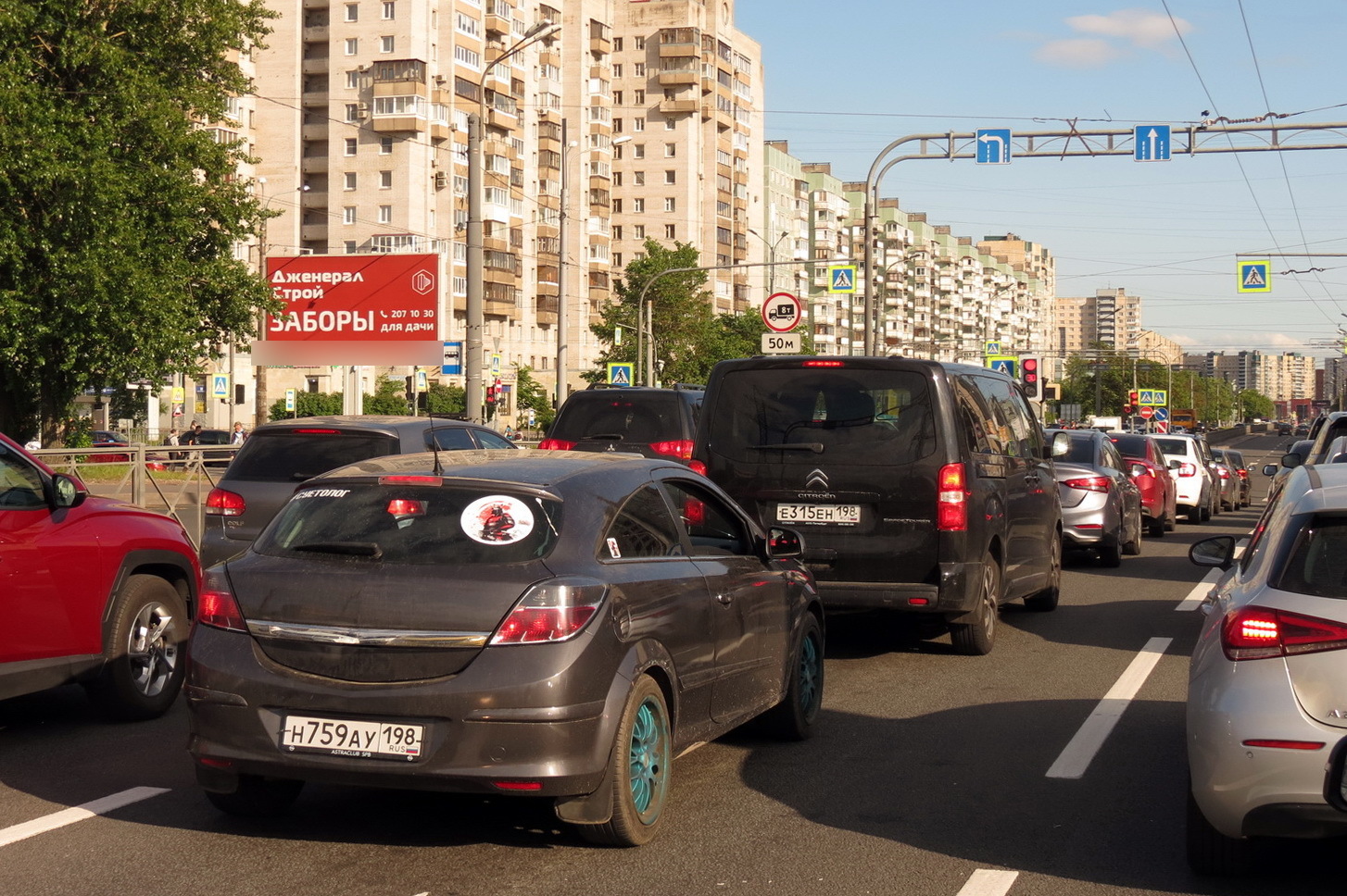 Фотография рекламного носителя, тип: Билборд 3x6, адрес: Индустриальный пр-т., д.43 Х Ириновский пр-т., Санкт-Петербург, Россия. Сторона Б1 №119096