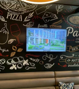 Фотография рекламного носителя, тип: Видеоэкран, адрес: Салон связи «Теле2», Ходынский ул., д.4, Москва, Россия. Сторона/вариант №1398000