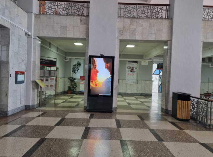 Фотография рекламного носителя, тип: Видеоэкран, адрес: ЖД вокзал «Кемерово», Кузнецкий пр-т., д.79, Кемерово, Кемеровская область, Россия. Сторона/вариант А №1326421