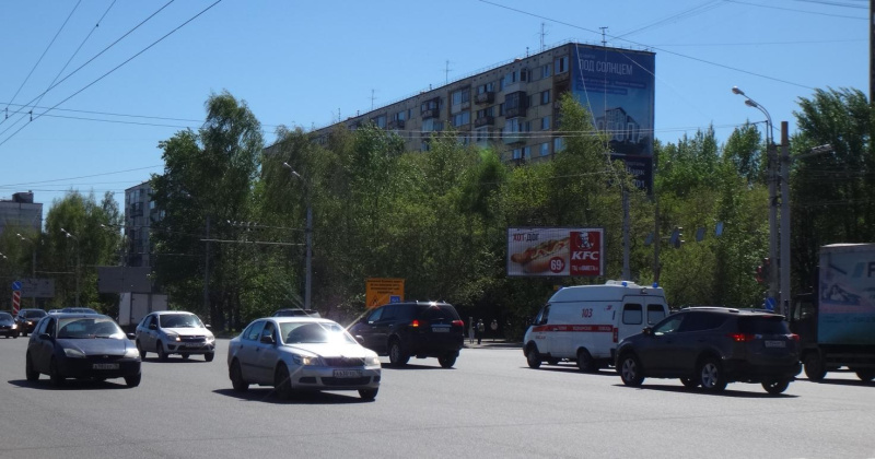Фотография рекламного носителя, тип: Билборд 3x6, адрес: 10 лет Октября ул. Х Удмуртская ул., Ижевск, Республика Удмуртия, Россия. Сторона A1-A3 №669998