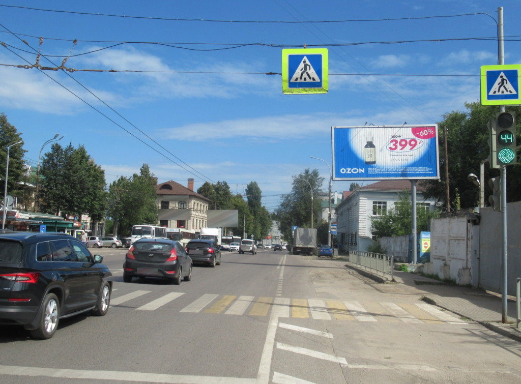 Фотография рекламного носителя, тип: Билборд 3x6, адрес: Донбасская ул., напротив Курского вокзала, Воронеж, Воронежская область, Россия. Сторона А1-А3 №111865