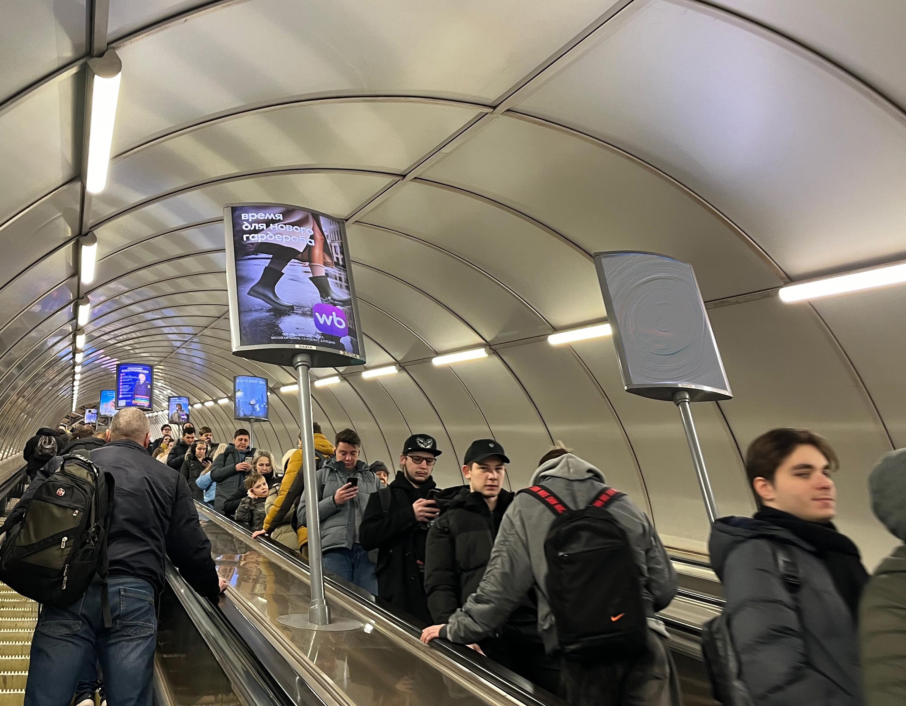 Фотография рекламного носителя, тип: Лайтбокс, адрес: Станция метро «Лесная», линия Кировско-Выборгская, Санкт-Петербург, Россия. Сторона/вариант А №1605925