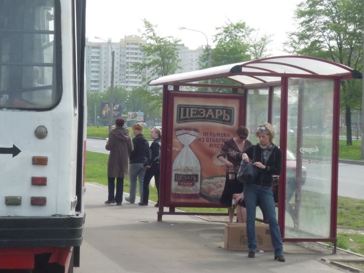 Фотография рекламного носителя, тип: Остановка 1.8x1.2, адрес: Руставели ул., д.43, Санкт-Петербург, Россия. Сторона А №129880