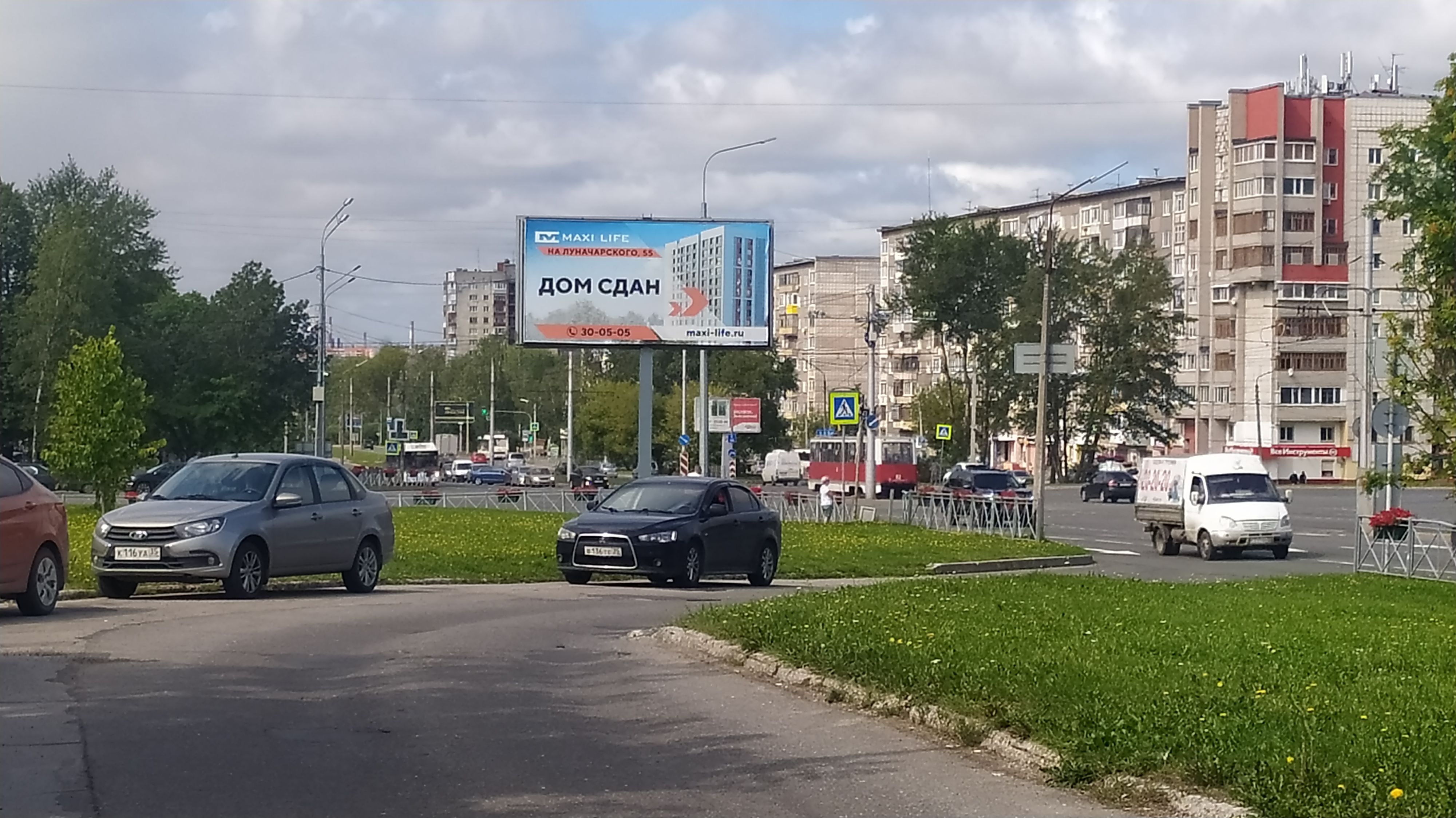 Фотография рекламного носителя, тип: Билборд 3x6, адрес: Победы пр-т. Х Архангельская ул., Череповец, Вологодская область, Россия. Сторона В №462147