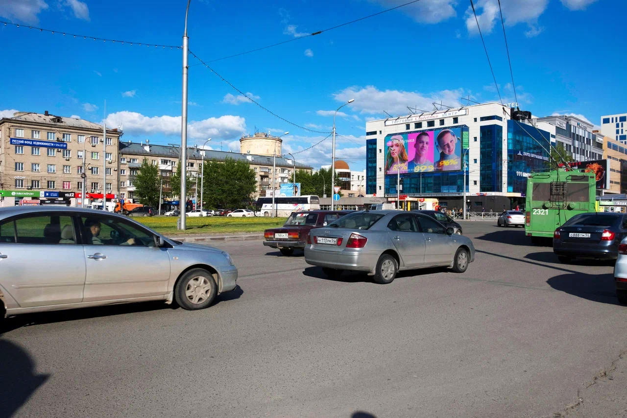 Фотография рекламного носителя, тип: Медиафасад, адрес: Ватутина ул., д.28a, Новосибирск, Новосибирская область, Россия. Сторона A200 №1382606