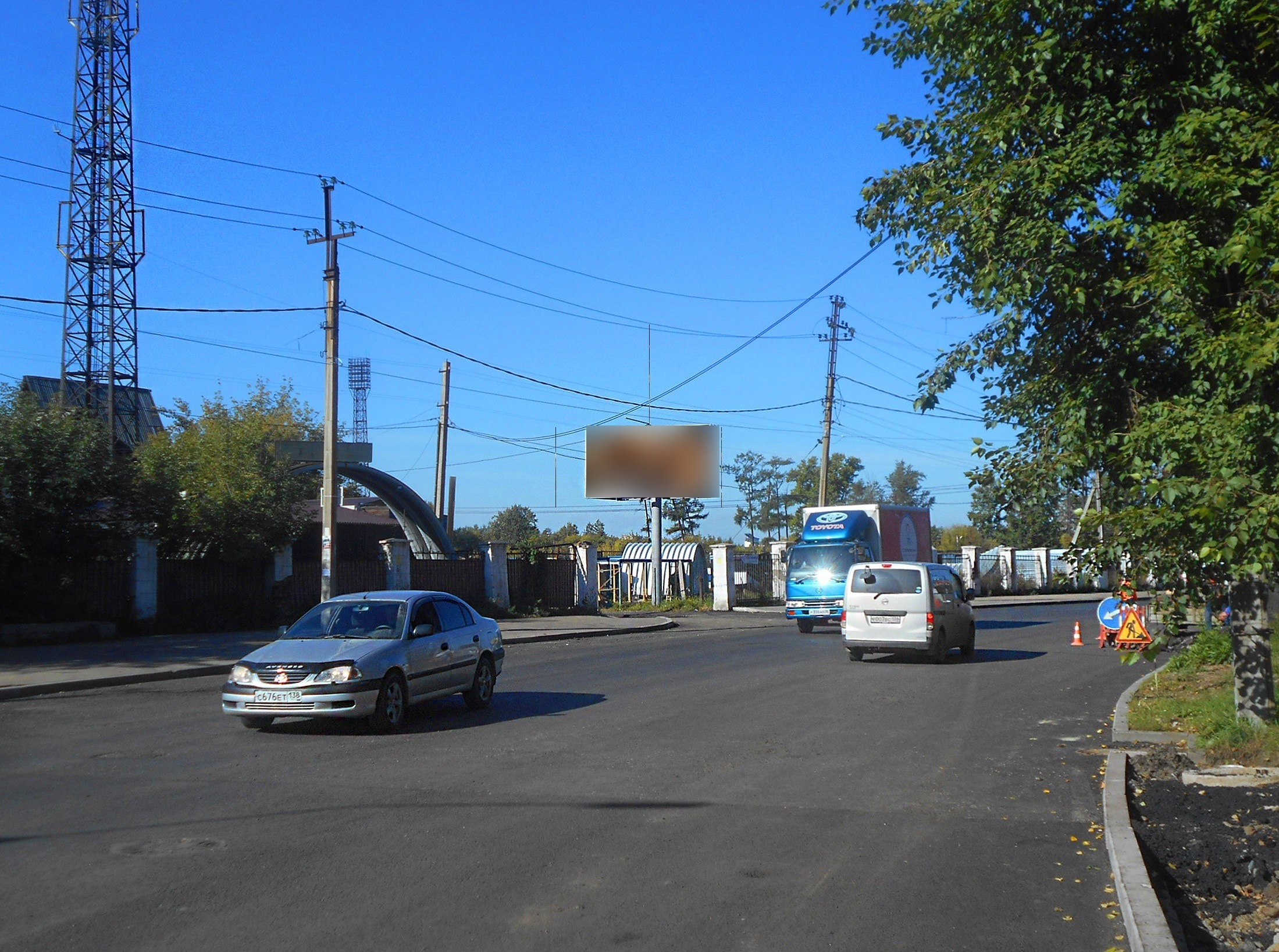 Фотография рекламного носителя, тип: Билборд 3x6, адрес: Баррикад ул., стадион Динамо, Иркутск, Иркутская область, Россия. Сторона Б1 №1395810