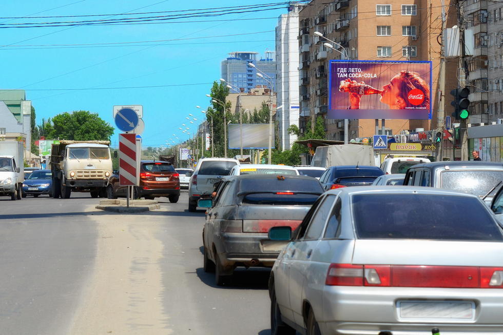 Фотография рекламного носителя, тип: Билборд 3x6, адрес: Маршала Рокоссовского ул. Х Двинская ул., поз.1, Волгоград, Волгоградская область, Россия. Сторона А1-A3 №337497