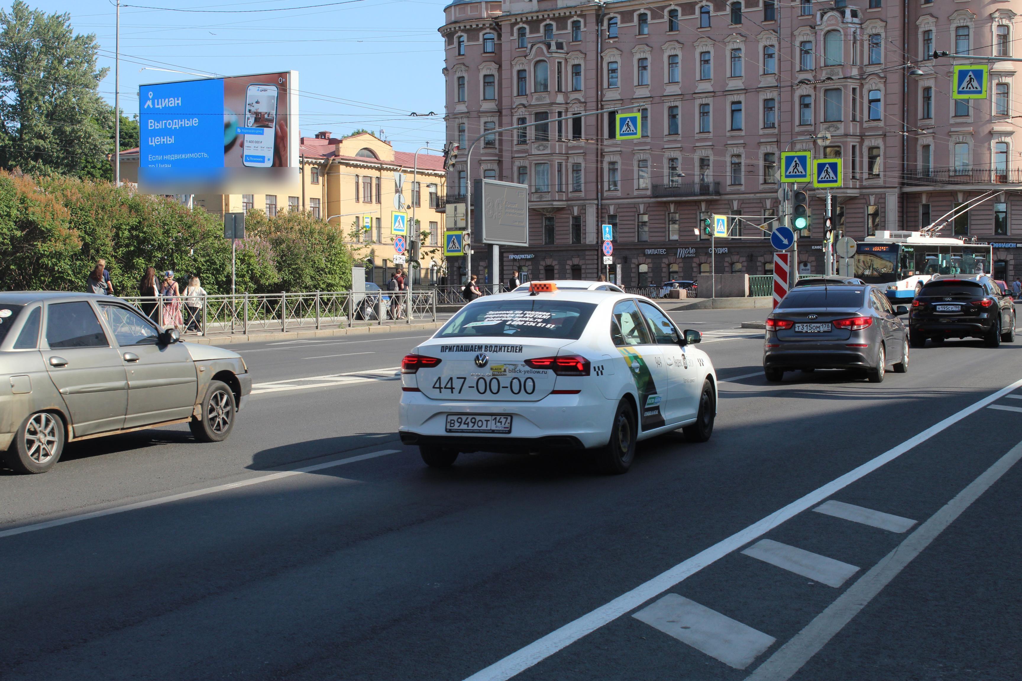 Фотография рекламного носителя, тип: Билборд 3x6, адрес: Медиков пр-т. Х Карповки реки наб., д.11, Санкт-Петербург, Россия. Сторона Б1 №119809