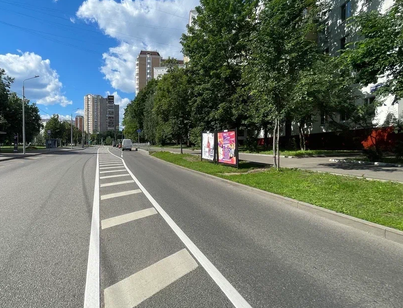 Фотография рекламного носителя, тип: Афиша 1.75x1.8, адрес: Бескудниковский б-р., д.32, стенд 1, Москва, Россия. Сторона А №863910