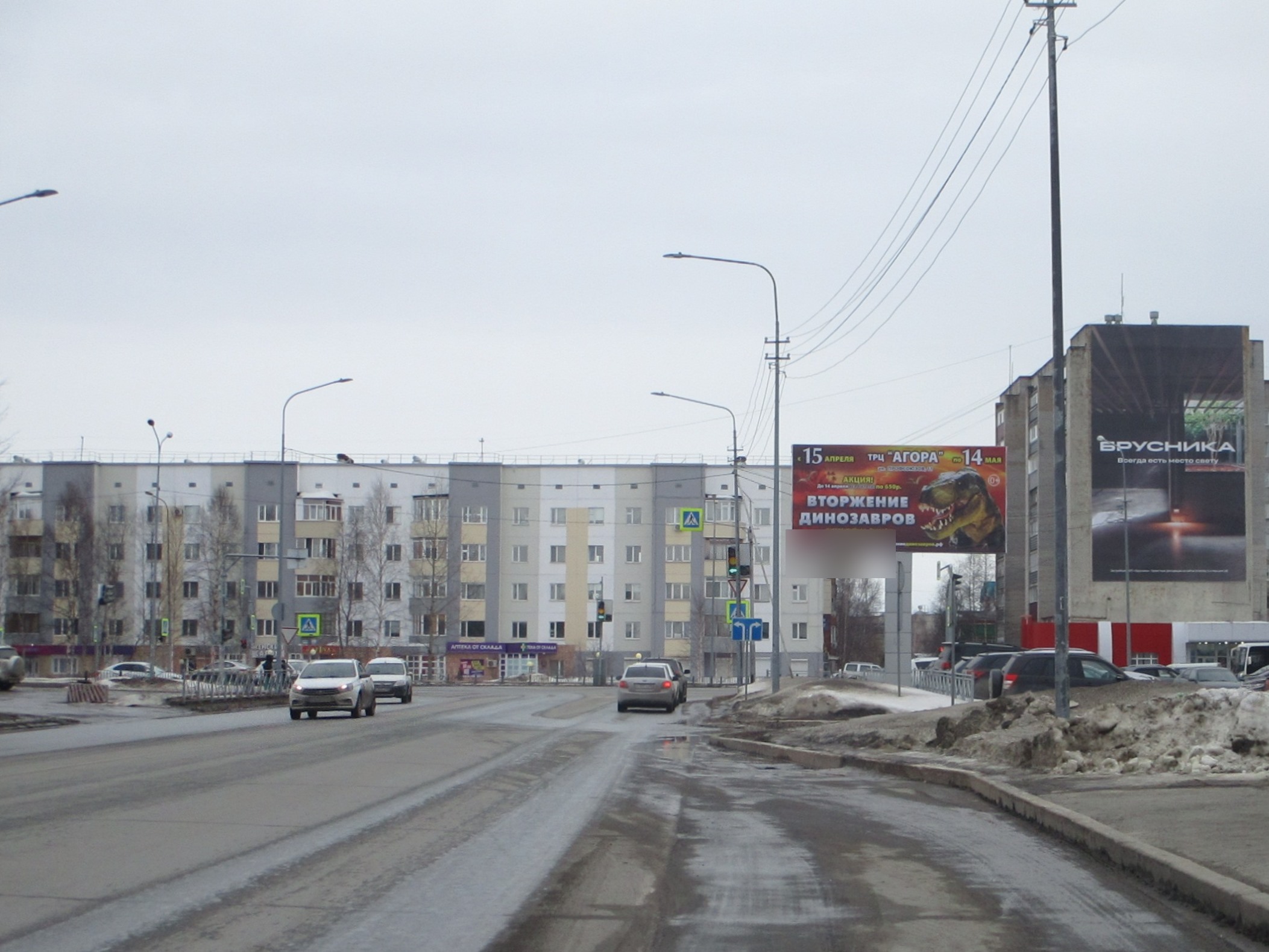 Фотография рекламного носителя, тип: Билборд 3x6, адрес: Пушкина ул., д.2/2, Сургут, Ханты-Мансийский автономный округ – Югра, Россия. Сторона А №937000