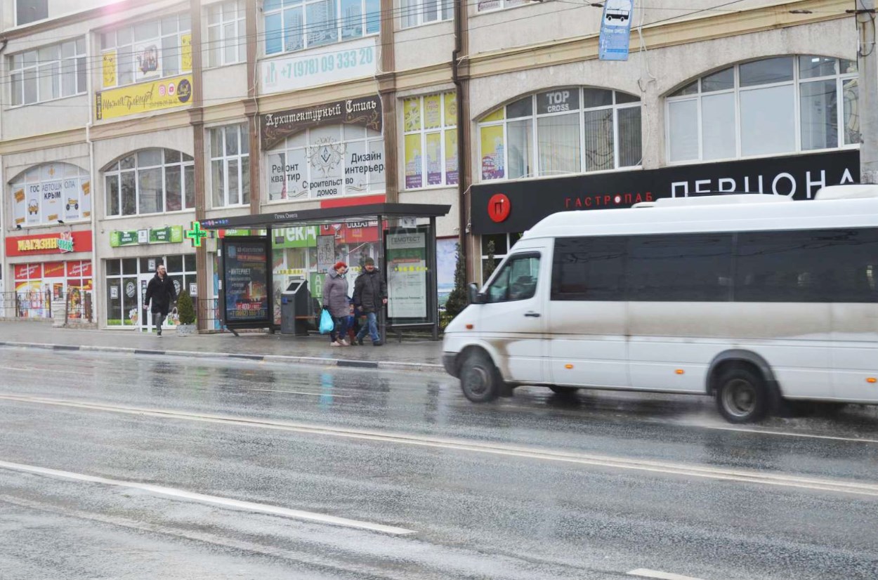 Фотография рекламного носителя, тип: Остановка 1.8x1.2, адрес: Героев Сталинграда пр-т., ост. Пляж Омега, поз.3, Севастополь, Россия. Сторона A1-А5 №721522