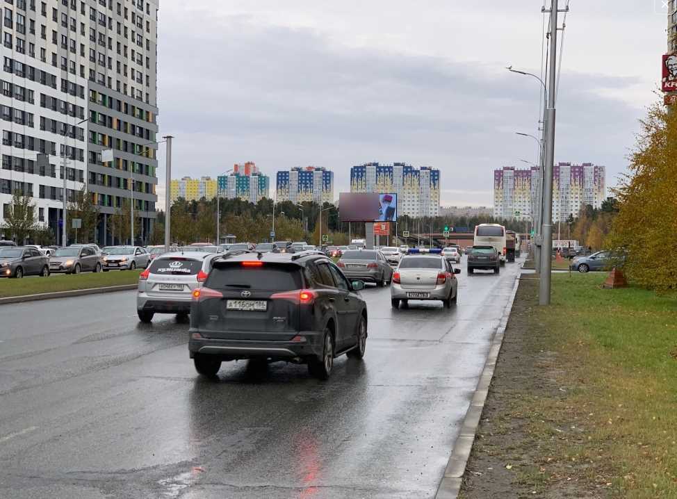 Фотография рекламного носителя, тип: Билборд 3x6, адрес: Югорский тракт, д.4, Сургут, Ханты-Мансийский автономный округ – Югра, Россия. Сторона Б №1057070