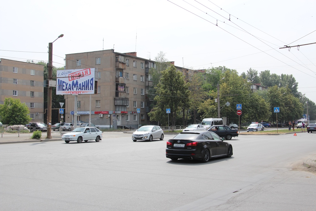 Фотография рекламного носителя, тип: Билборд 3x6, адрес: Гагарина ул. Х Гончаренко ул., Челябинск, Челябинская область, Россия. Сторона В №184880