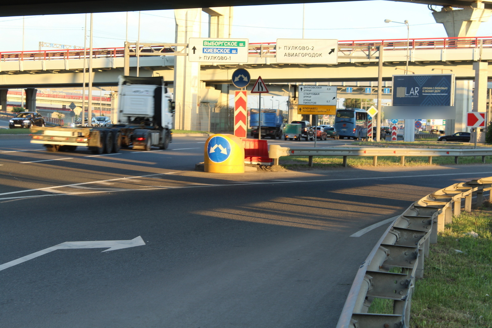Фотография рекламного носителя, тип: Билборд 3x6, адрес: Пулковское ш. Х Стартовая ул., Санкт-Петербург, Россия. Сторона А №604576