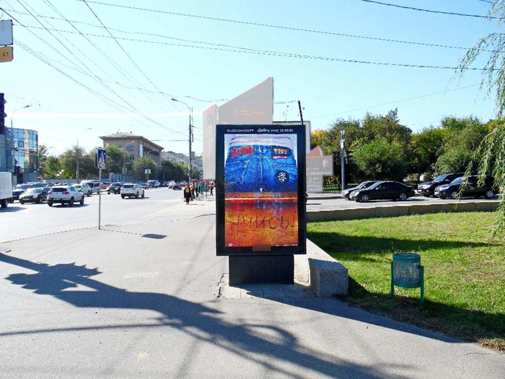 Фотография рекламного носителя, тип: Ситиформат 1.8x1.2, адрес: Рабоче-Крестьянккая ул. Х Калинина ул., Волгоград, Волгоградская область, Россия. Сторона A №82833