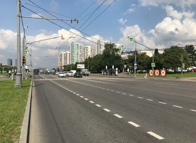 Фотография рекламного носителя, тип: Афиша 1.75x1.8, адрес: Мичуринский пр-т., д.1-3, поз.3, стенд 2, Москва, Россия. Сторона A №1381864