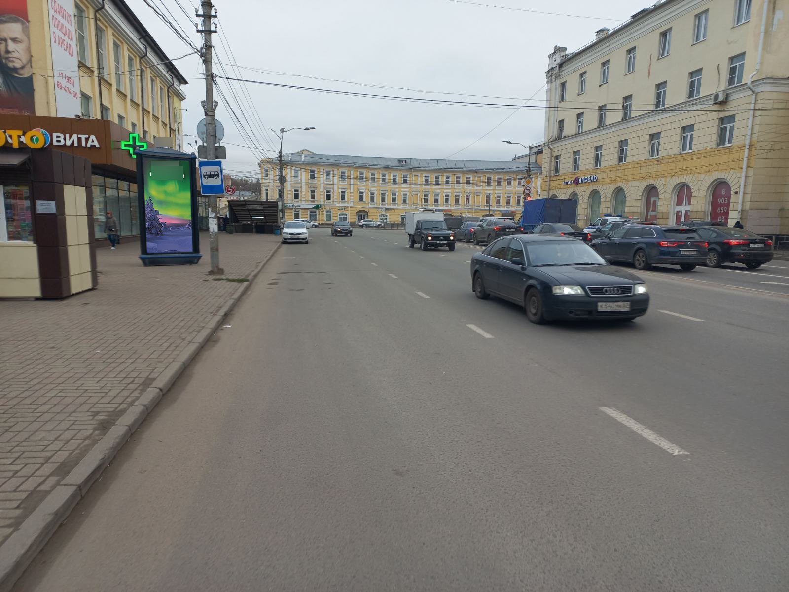 Фотография рекламного носителя, тип: Пиллар 3x1.4, адрес: Колхозная пл. Х Беляева ул., Смоленск, Смоленская область, Россия. Сторона Б №1327907