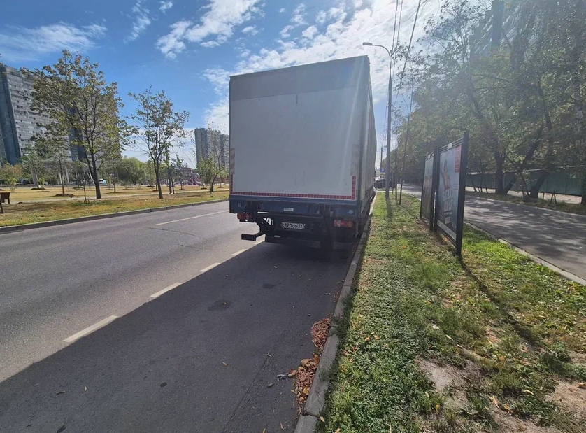 Фотография рекламного носителя, тип: Афиша 1.75x1.8, адрес: Тарусская ул., д.18, корп.2, поз.1, стенд 2, Москва, Россия. Сторона A №873665