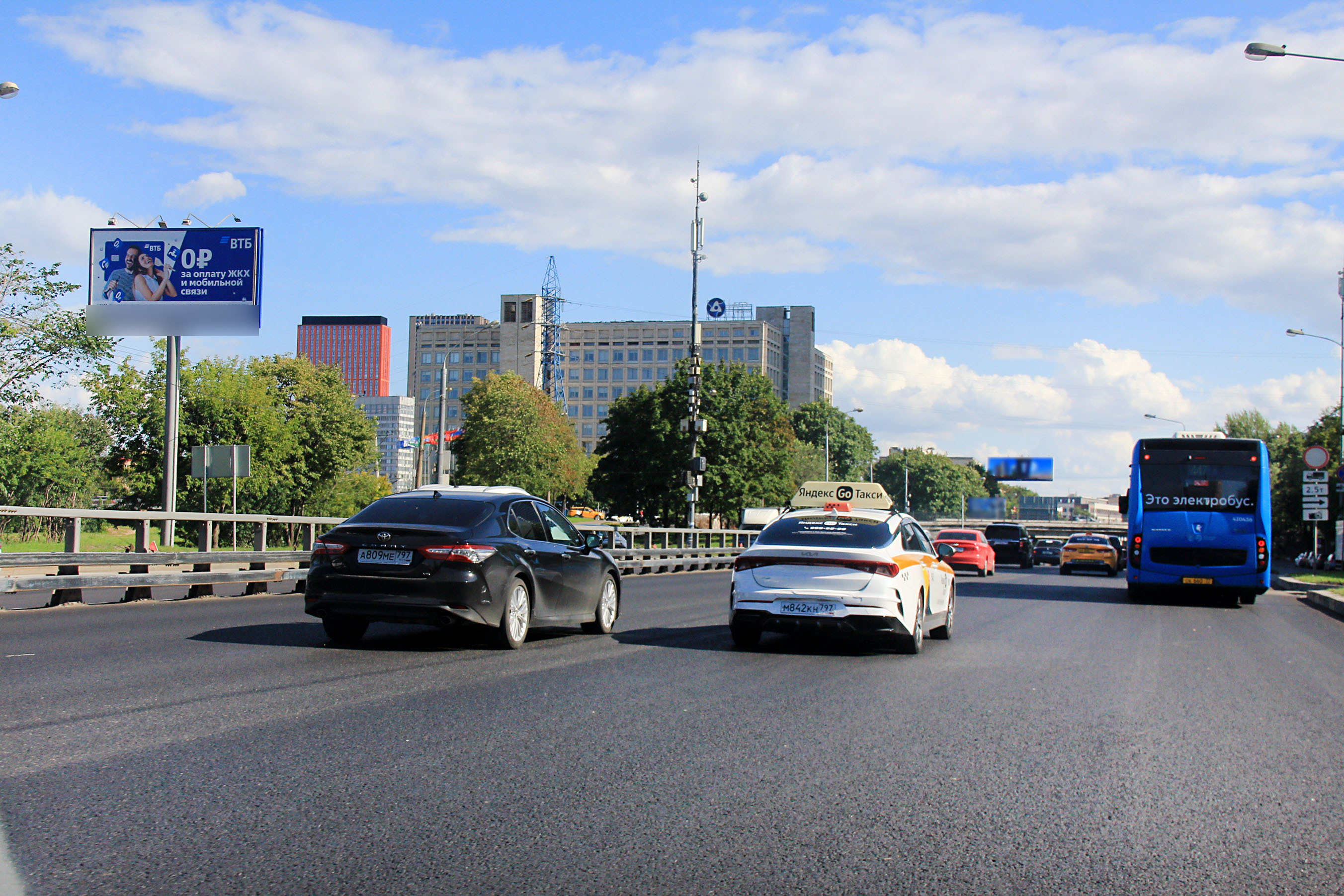 Фотография рекламного носителя, тип: Билборд 3x6, адрес: Дмитровское ш., д.3, корп.1 Х Руставели ул., Москва, Россия. Сторона Б №324180