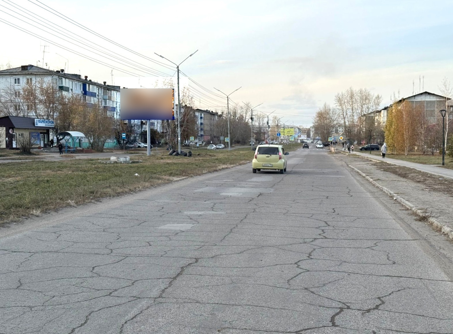 Фотография рекламного носителя, тип: Билборд 3x6, адрес: Космонавтов пр-т., д.3, ТЦ Элегант, Иркутская область, Россия. Сторона A2 №1395813