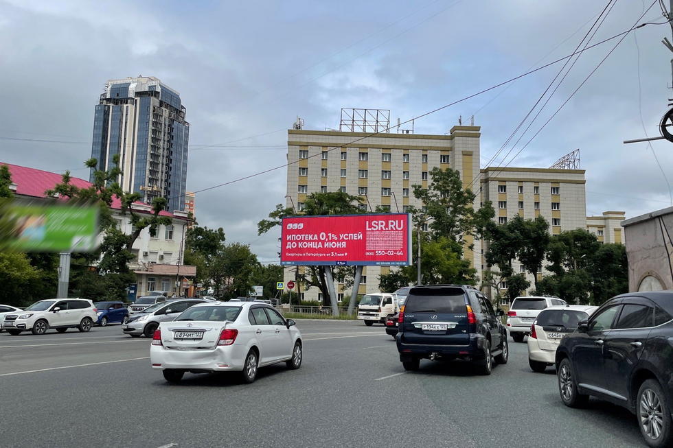 Фотография рекламного носителя, тип: Суперсайт 4x12, адрес: Красного Знамени пр-т., д.39, Владивосток, Приморский край, Россия. Сторона А1-А3 №157829
