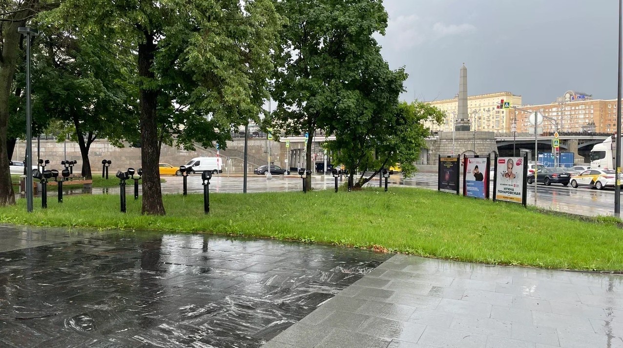 Фотография рекламного носителя, тип: Афиша 1.75x1.8, адрес: Бережковская наб. X Европы пл., поз.1, стенд 2, Москва, Россия. Сторона B №886523