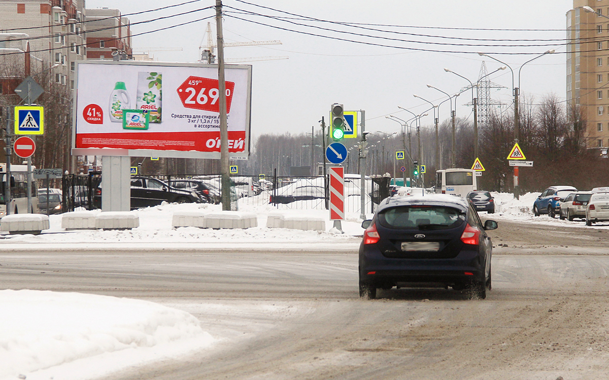 Фотография рекламного носителя, тип: Билборд 3x6, адрес: Авиаконструкторов пр-т., д.32 Х Шуваловский пр-т., Санкт-Петербург, Россия. Сторона B №170598