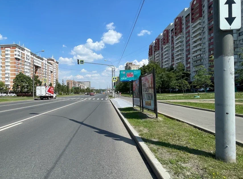 Фотография рекламного носителя, тип: Афиша 1.75x1.8, адрес: Мичуринский пр-т., д.9, стенд 2, Москва, Россия. Сторона А №886551