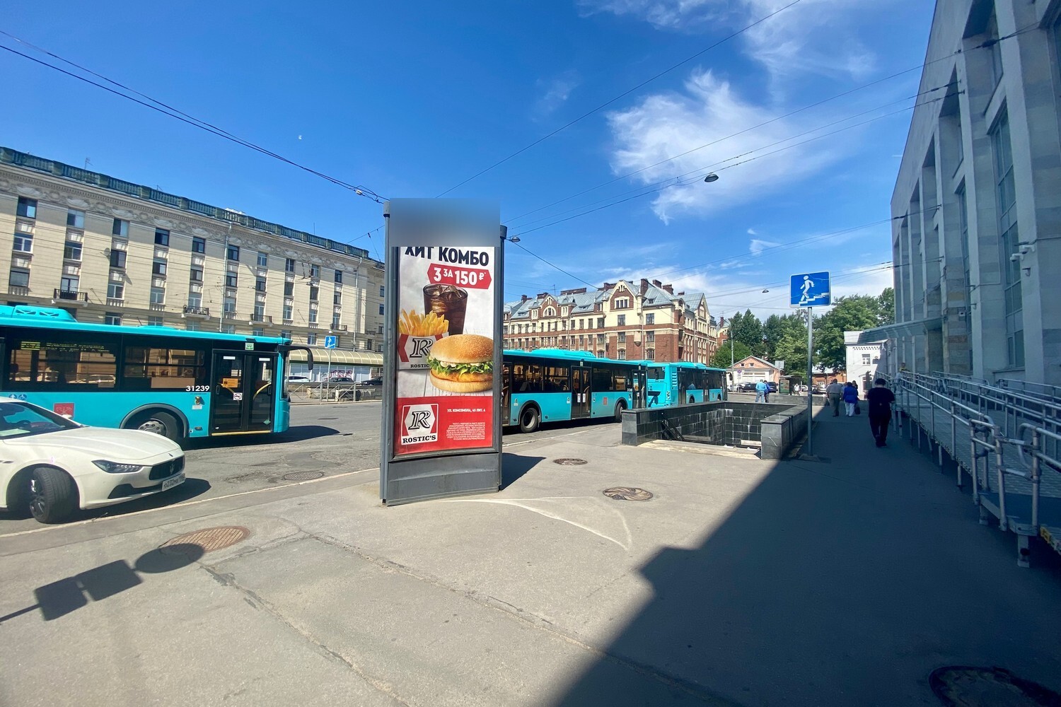 Фотография рекламного носителя, тип: Пиллар 3x1.4, адрес: Ленина пл., д.6, Санкт-Петербург, Россия. Сторона С №687650