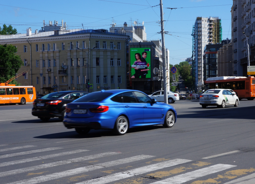 Фотография рекламного носителя, тип: Видеоэкран, адрес: Свободы пл., 900м до Кремля, Нижний Новгород, Нижегородская область, Россия. Сторона А-ночь №1378307