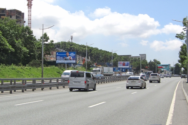 Фотография рекламного носителя, тип: Билборд 3x6, адрес: 100-летия Владивостока пр-т., д.156, стр.5, Владивосток, Приморский край, Россия. Сторона Б №153927