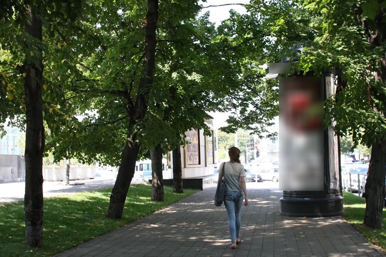 Фотография рекламного носителя, тип: Пиллар 3x1.4, адрес: Театральная пл., д.2, поз.1, Краснодар, Краснодарский край, Россия. Сторона А №1337611