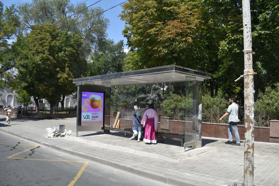 Фотография рекламного носителя, тип: Остановка 1.8x1.2, адрес: Ворошиловский пр-т., д.41/112, поз.2, Ростов-на-Дону, Ростовская область, Россия. Сторона А1 №1397957