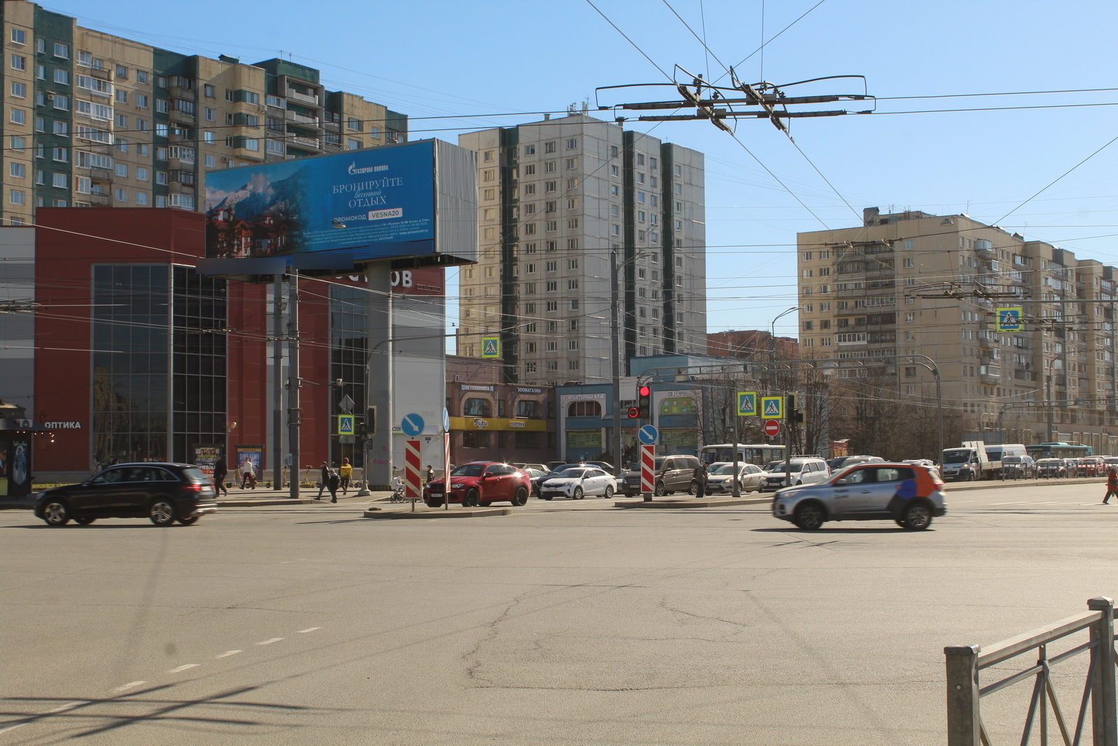 Фотография рекламного носителя, тип: Суперсайт 5x15, адрес: Индустриальный пр-т., д.19 Х Косыгина пр-т., Санкт-Петербург, Россия. Сторона Б1 №719311