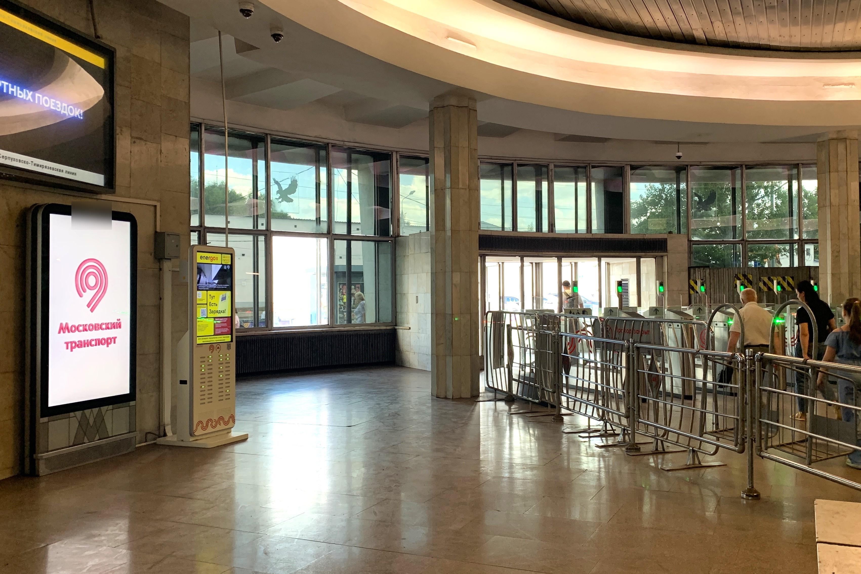 Фотография рекламного носителя, тип: Видеоэкран, адрес: Станция метро «Владыкино», линия Серпуховско-Тимирязевская, Москва, Россия. Сторона/вариант А1 №1420055